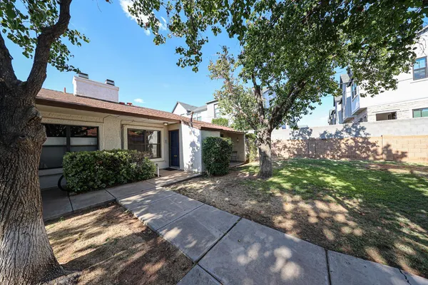 $1,600 | 3135 North 38th Street, Unit 5, Phoenix, AZ 85018