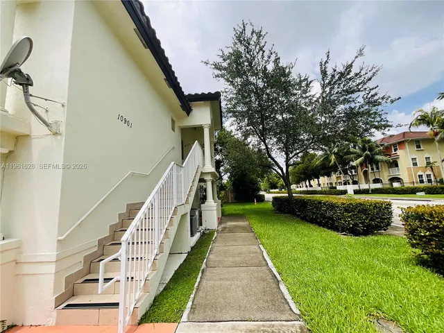 $2,950 | 10901 Northwest 88th Terrace, Unit 806, Doral, FL 33178