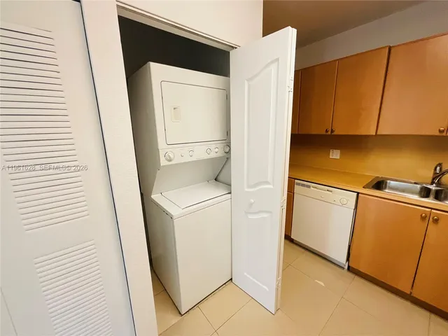 $2,950 | 10901 Northwest 88th Terrace, Unit 806, Doral, FL 33178