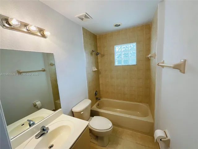 $2,950 | 10901 Northwest 88th Terrace, Unit 806, Doral, FL 33178