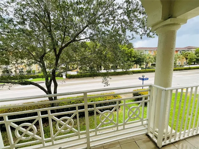 $2,950 | 10901 Northwest 88th Terrace, Unit 806, Doral, FL 33178