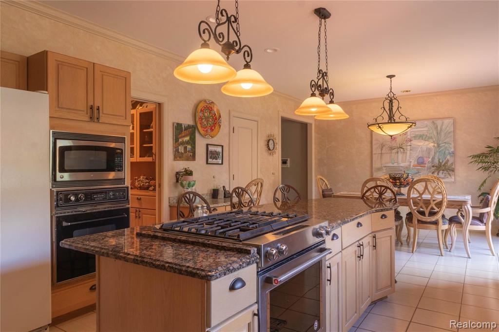 1651 Washington Road Rochester Hills, MI 48306 - Photo 16 of 60