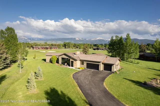 $4,995,000 | 6300 North Aspen Drive, Jackson, WY 83001