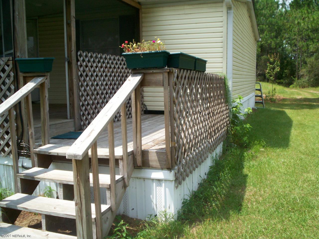 5581 Carter Spencer Road Middleburg, FL 32068 - Photo 3 of 15 Deck