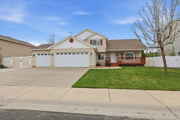 $525,000 | 810 Collin Avenue, Medical Lake, WA 99022