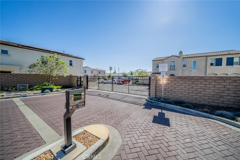 214 Bonita Lane Rialto, CA 92376 - Photo 48 of 51 a balcony with view of the house