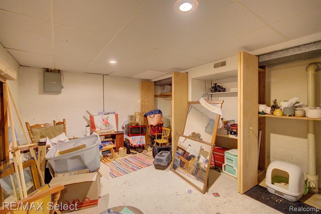 4602 Shattuck Road Saginaw, MI 48603 - Photo 15 of 49 Gallery Image 15
