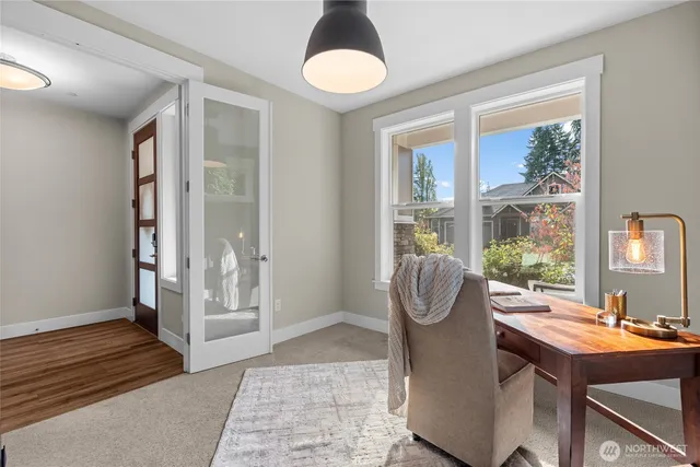a view of a livingroom with furniture