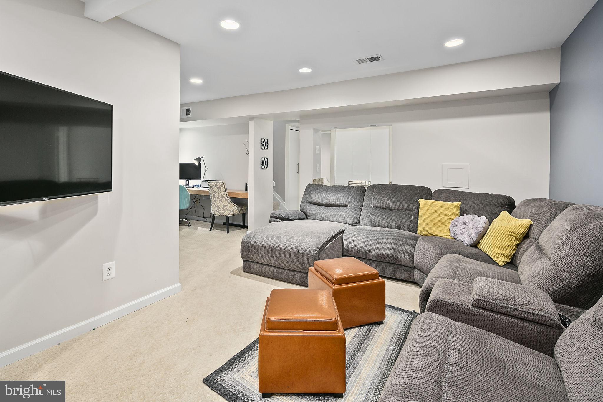 2117 Glencourse Lane Reston, VA 20191 - Photo 30 of 53 Gallery Image 30