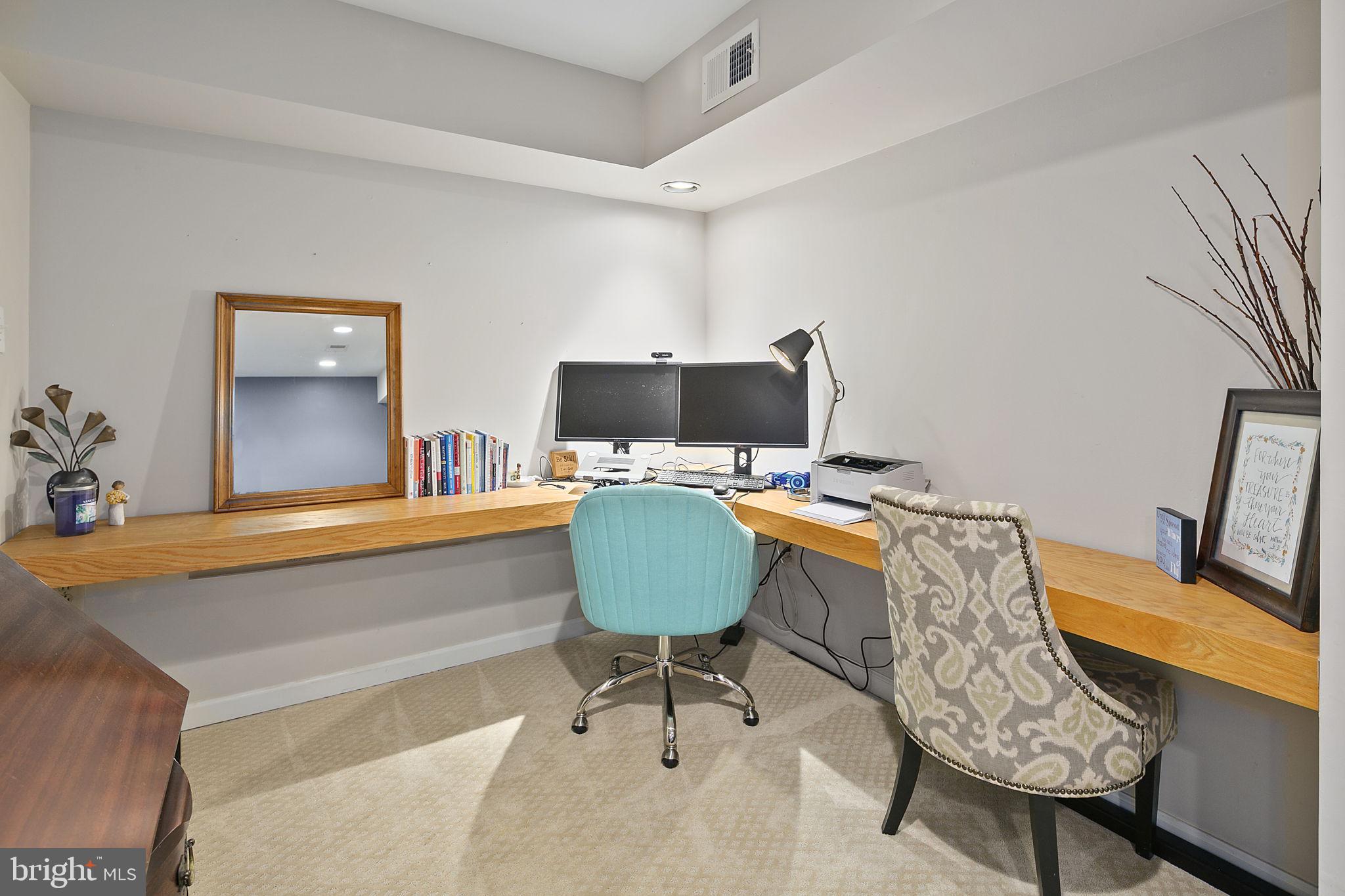2117 Glencourse Lane Reston, VA 20191 - Photo 31 of 53 Gallery Image 31