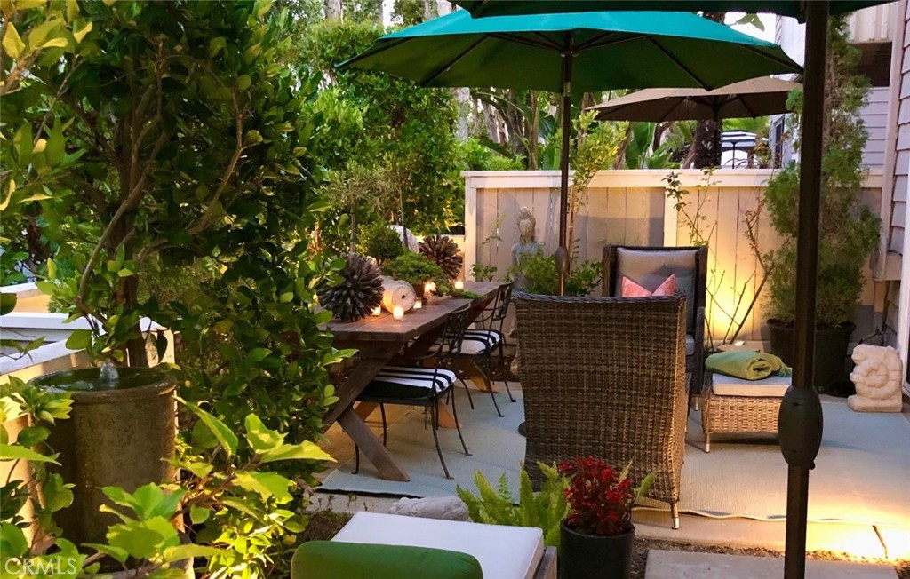 14 Pickney Close Laguna Niguel, CA 92677 - Photo 13 of 22 a view of an outdoor sitting area with couch