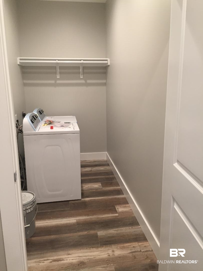 8173 Carmel Circle Foley, AL 36535 - Photo 7 of 16 laundry