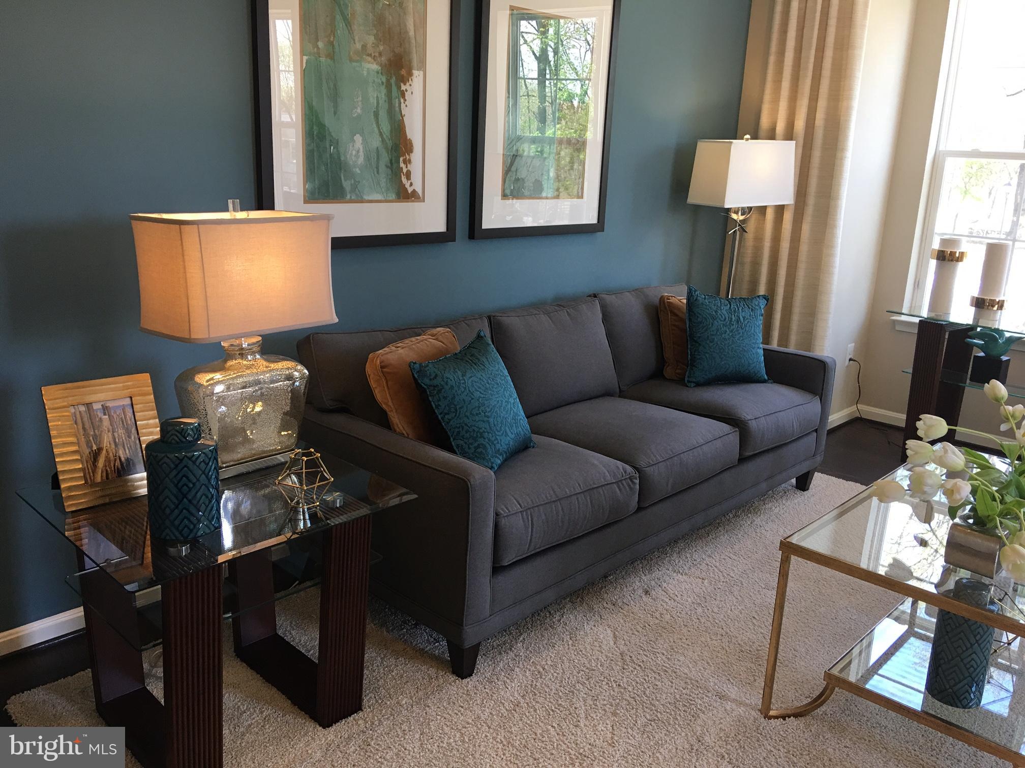 2910 Findley Road Kensington, MD 20895 - Photo 9 of 28 Living Room