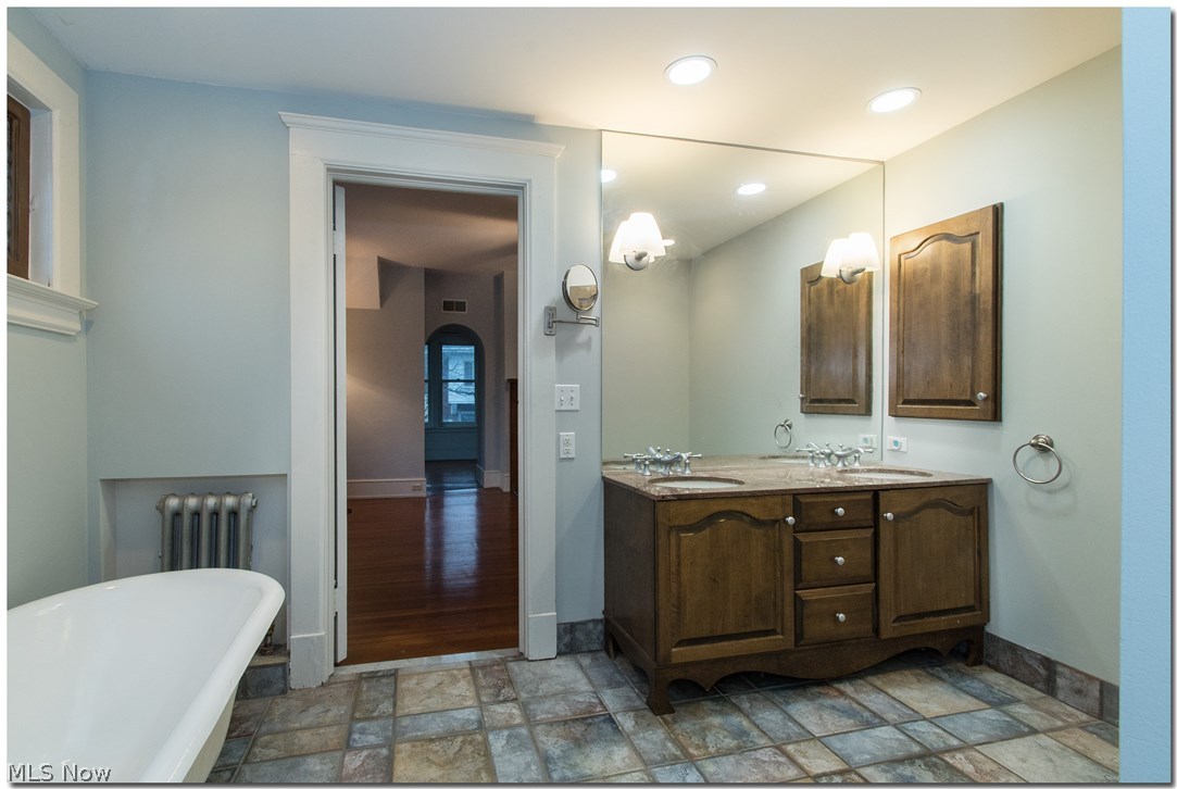 2620 Norfolk Road Cleveland, OH 44106 - Photo 19 of 32 Master bath.