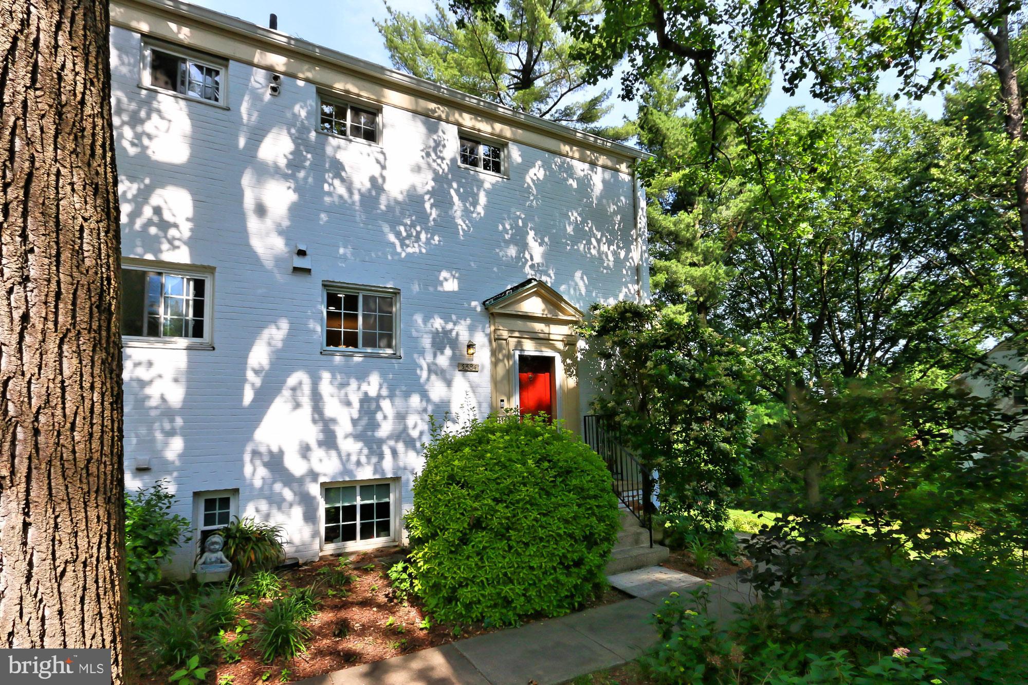 3384 Gunston Road Alexandria, VA 22302 - Photo 18 of 38 Tucked away in a charming courtyard.
