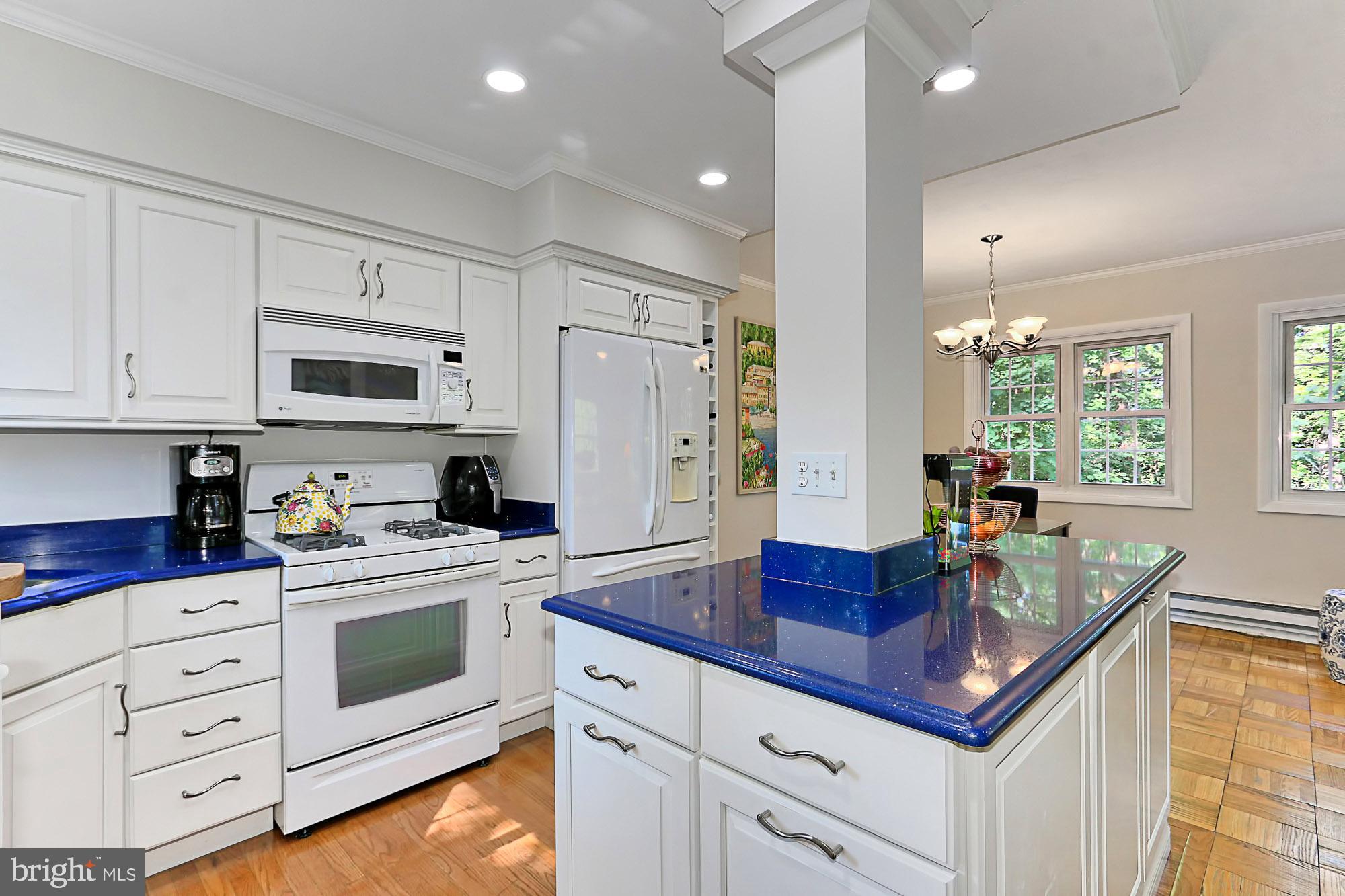 3384 Gunston Road Alexandria, VA 22302 - Photo 4 of 38 Loads of counter space - a chef's delight!
