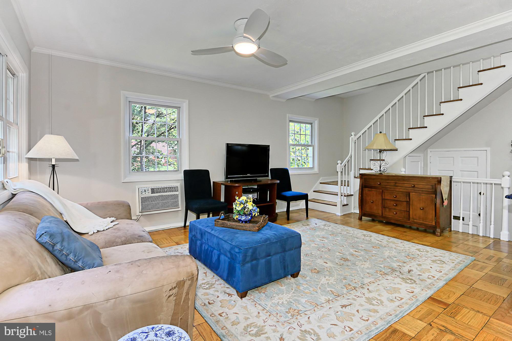 3384 Gunston Road Alexandria, VA 22302 - Photo 9 of 38 Spacious Living Room!