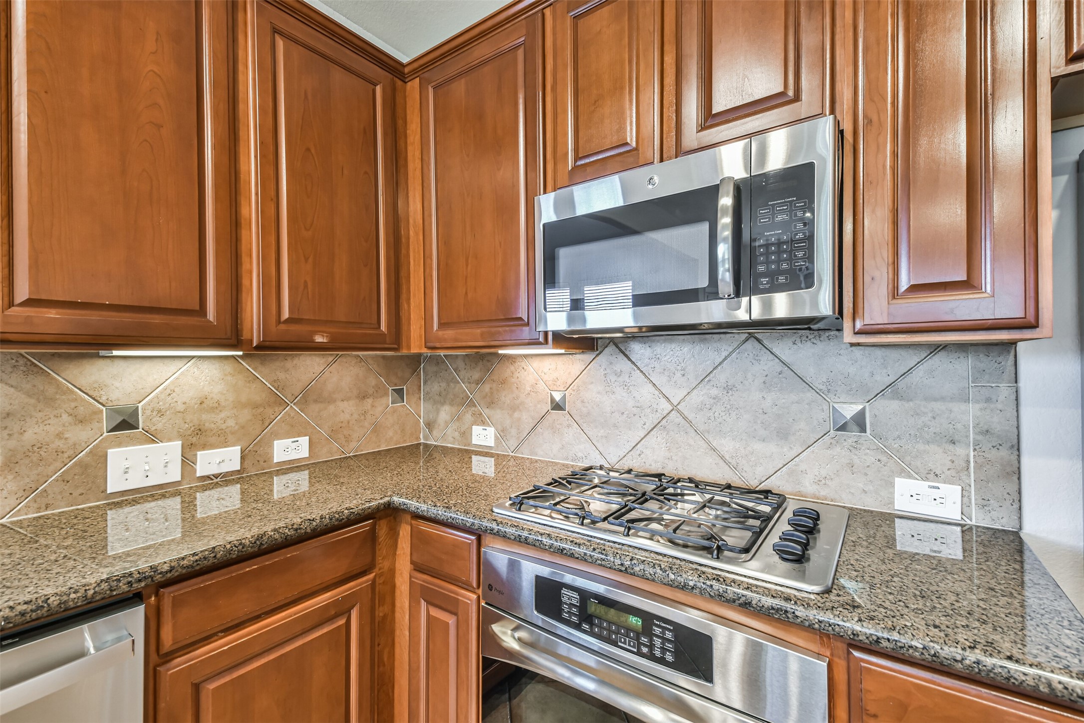 9506 Gramond Hall Court Spring, TX 77379 - Photo 16 of 42