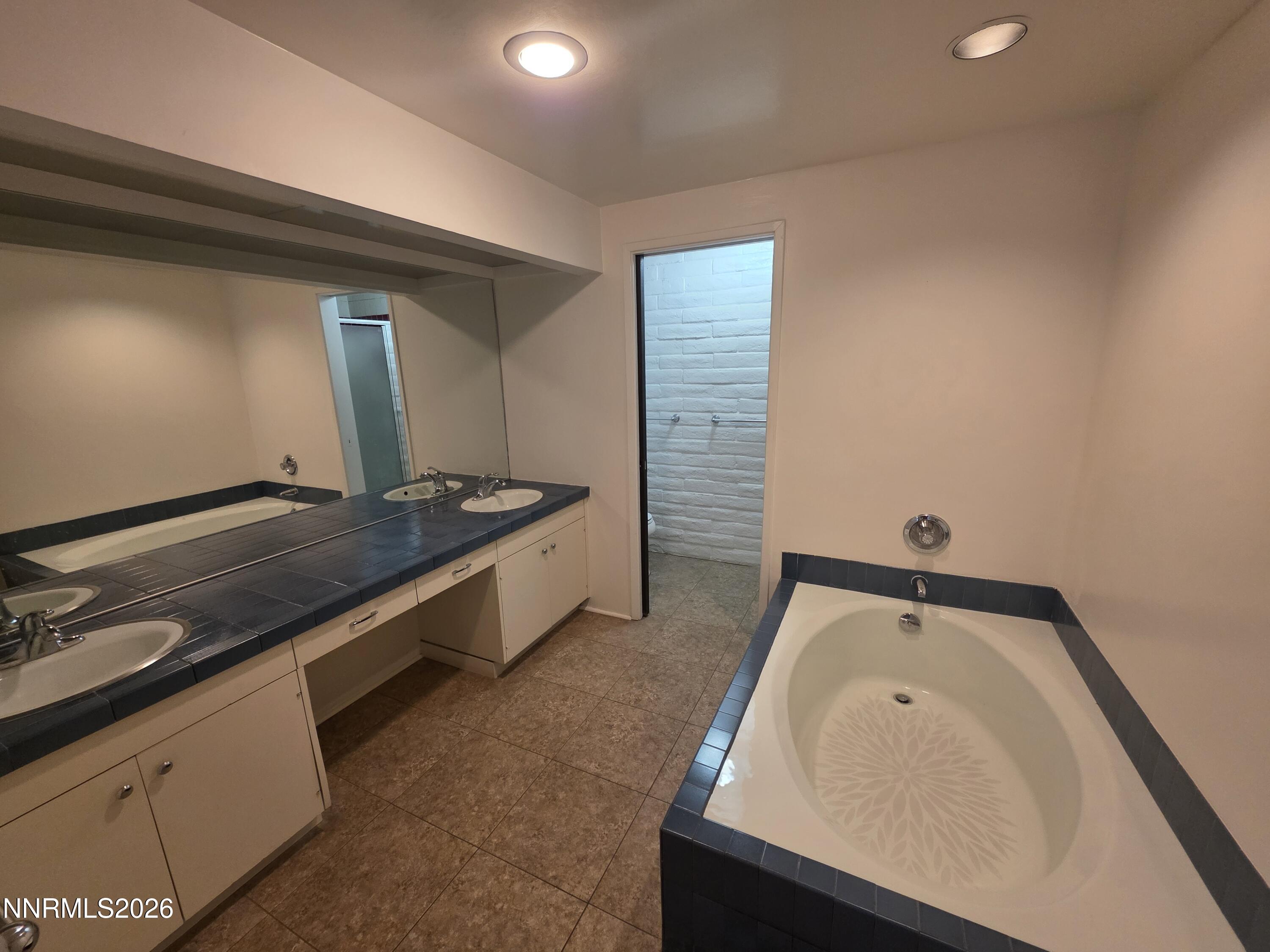 1200 Riverside Drive, Unit 1285 Reno, NV 89503 - Photo 12 of 14 12) 71453-6a27796d0e16a