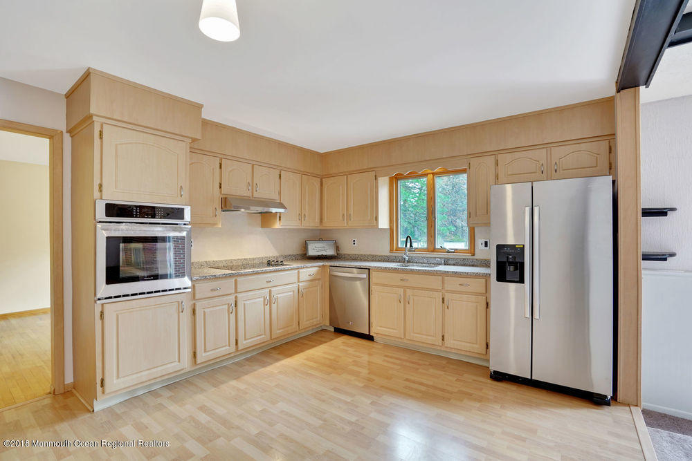 406 Frank Applegate Road Jackson, NJ 08527 - Photo 11 of 31 012_mjb00036-mjb00040