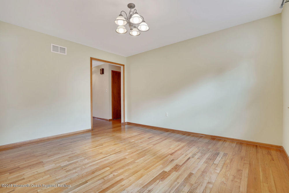 406 Frank Applegate Road Jackson, NJ 08527 - Photo 9 of 31 010_mjb00026-mjb00030