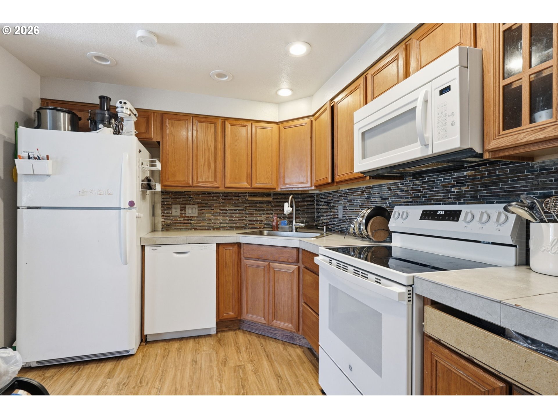 18052 Southwest Monte Verdi Boulevard Beaverton, OR 97007 - Photo 5 of 41