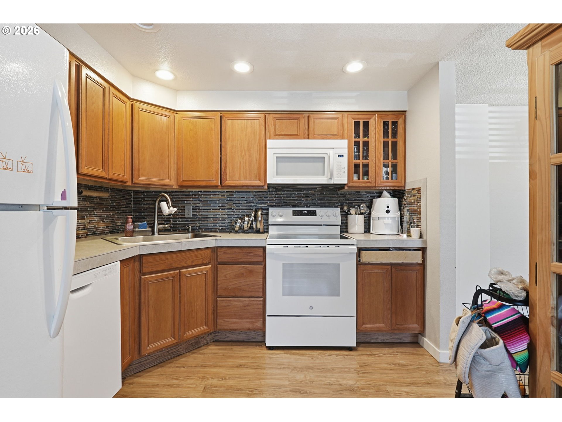 18052 Southwest Monte Verdi Boulevard Beaverton, OR 97007 - Photo 6 of 41