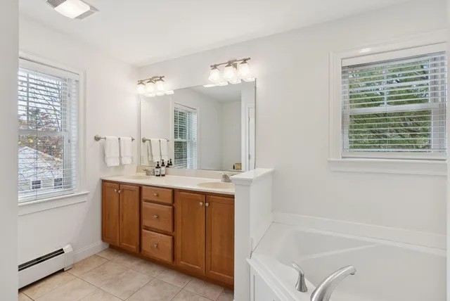 $615,000 | 26 Harvest Ridge Road, Unit 24, Freeport, ME 04032