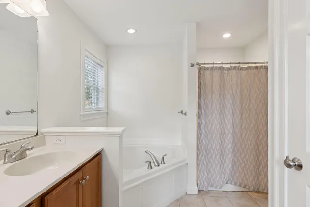 $615,000 | 26 Harvest Ridge Road, Unit 24, Freeport, ME 04032