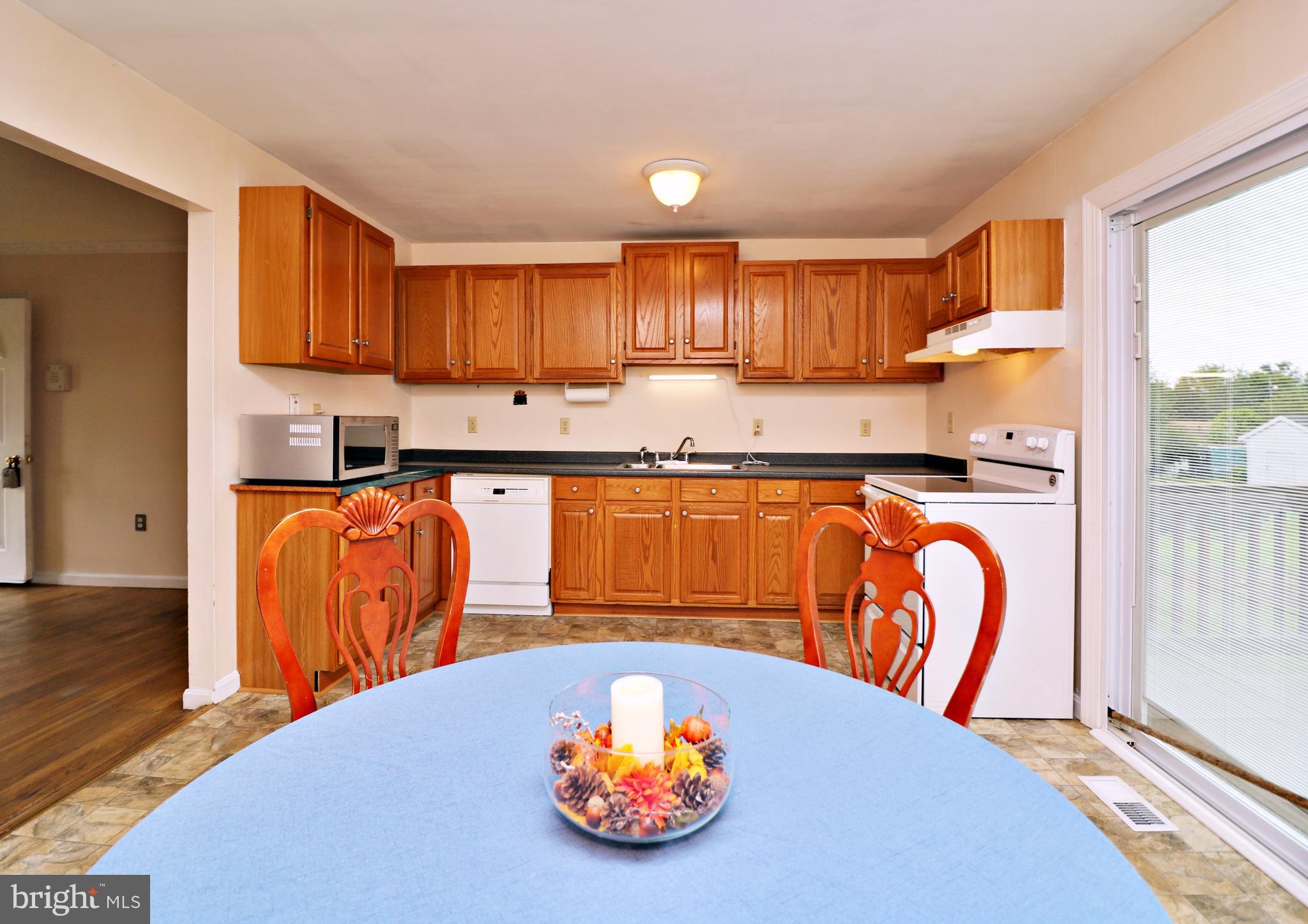 50 Hickory Lane Ranson, WV 25438 - Photo 7 of 44 Eat-In Kitchen