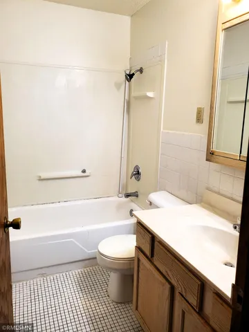 $1,050 | 122 Spring Street, Unit 304, River Falls, WI 54022