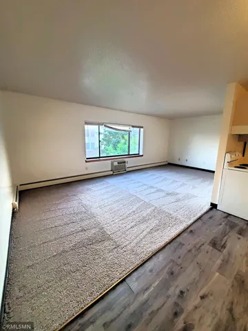 $1,000 | 122 Spring Street, Unit 304, River Falls, WI 54022