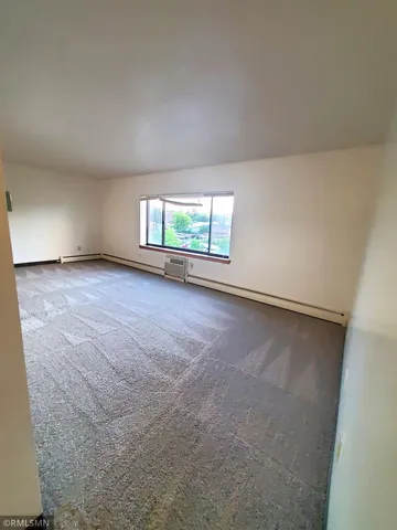 $1,000 | 122 Spring Street, Unit 304, River Falls, WI 54022