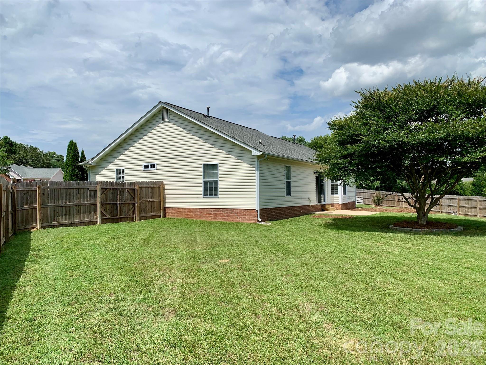 2301 Hunters Way Monroe, NC 28110 - Photo 2 of 5