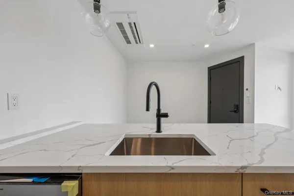 $5,200 | 325 Manville Road, Unit 201, Pleasantville, NY 10570