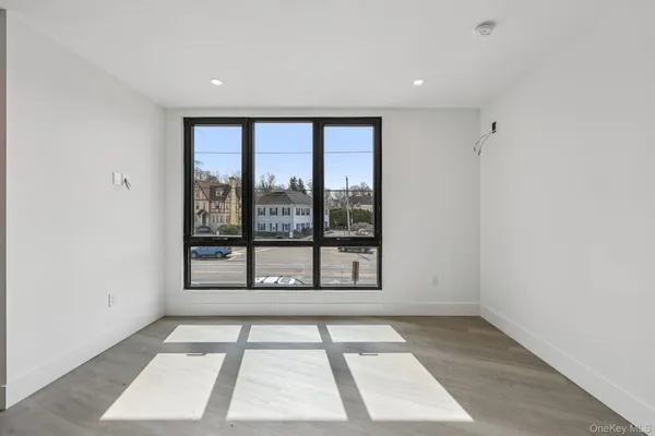 $5,200 | 325 Manville Road, Unit 201, Pleasantville, NY 10570