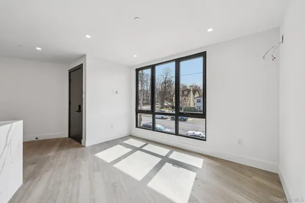 $5,200 | 325 Manville Road, Unit 201, Pleasantville, NY 10570