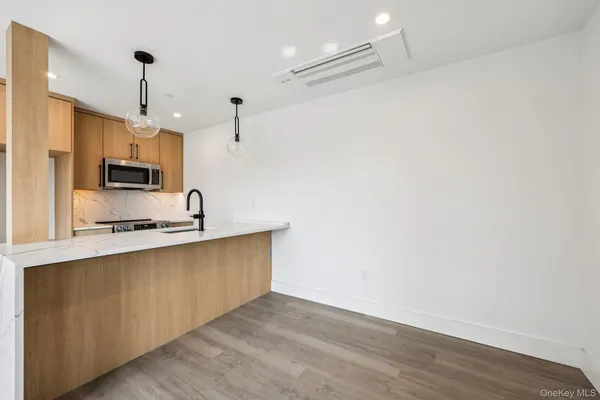 $5,200 | 325 Manville Road, Unit 201, Pleasantville, NY 10570