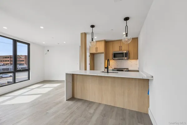 $5,200 | 325 Manville Road, Unit 201, Pleasantville, NY 10570