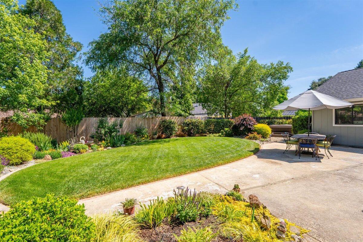 2364 La Madre Court Redding, CA 96002 - Photo 18 of 34 rear yard