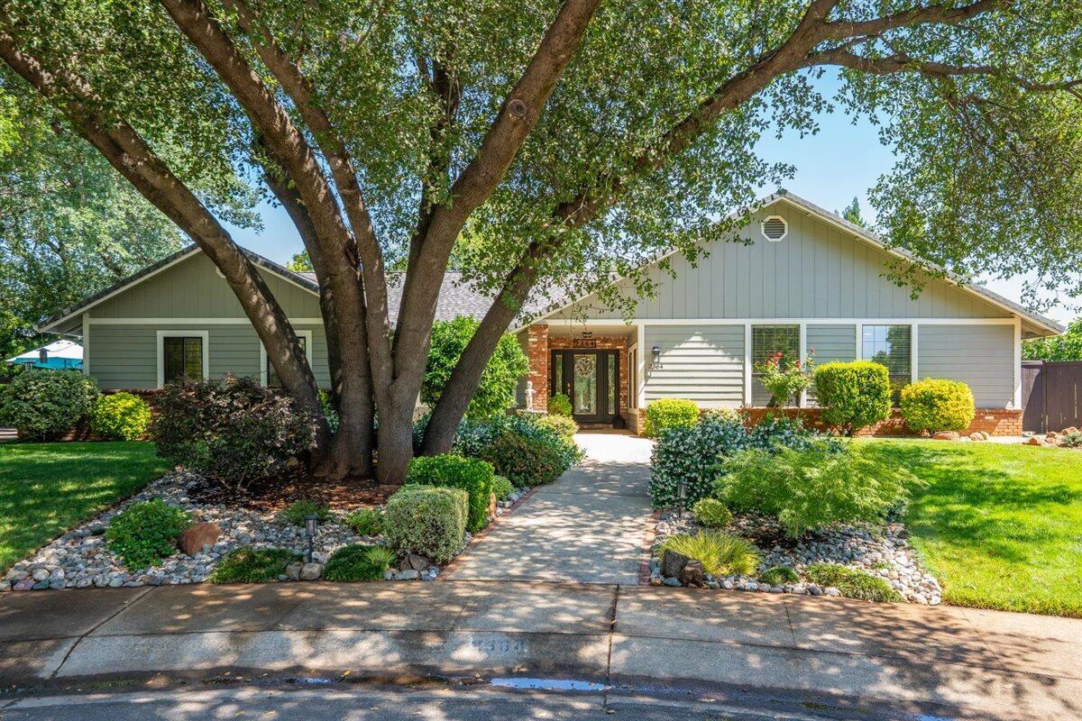 2364 La Madre Court Redding, CA 96002 - Photo 2 of 34 curb appeal