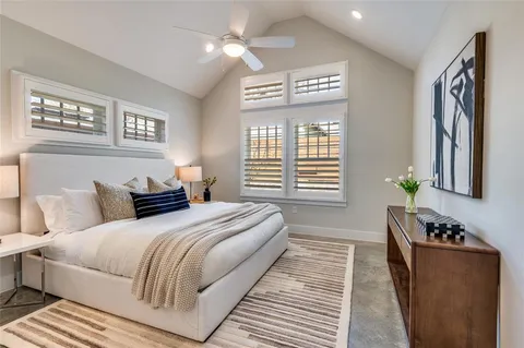 $869,000 | 661 Bishop Heights Lane, Dallas, TX 75208