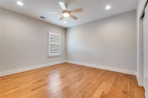 $869,000 | 661 Bishop Heights Lane, Dallas, TX 75208