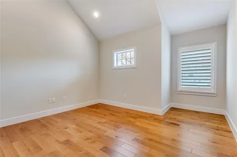 $869,000 | 661 Bishop Heights Lane, Dallas, TX 75208