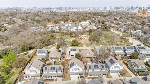 $869,000 | 661 Bishop Heights Lane, Dallas, TX 75208