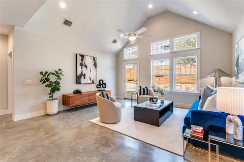 $869,000 | 661 Bishop Heights Lane, Dallas, TX 75208