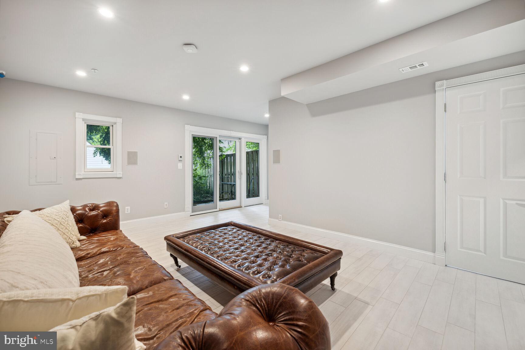 443 Tschiffely Square Road Gaithersburg, MD 20878 - Photo 11 of 43 Gallery Image 11