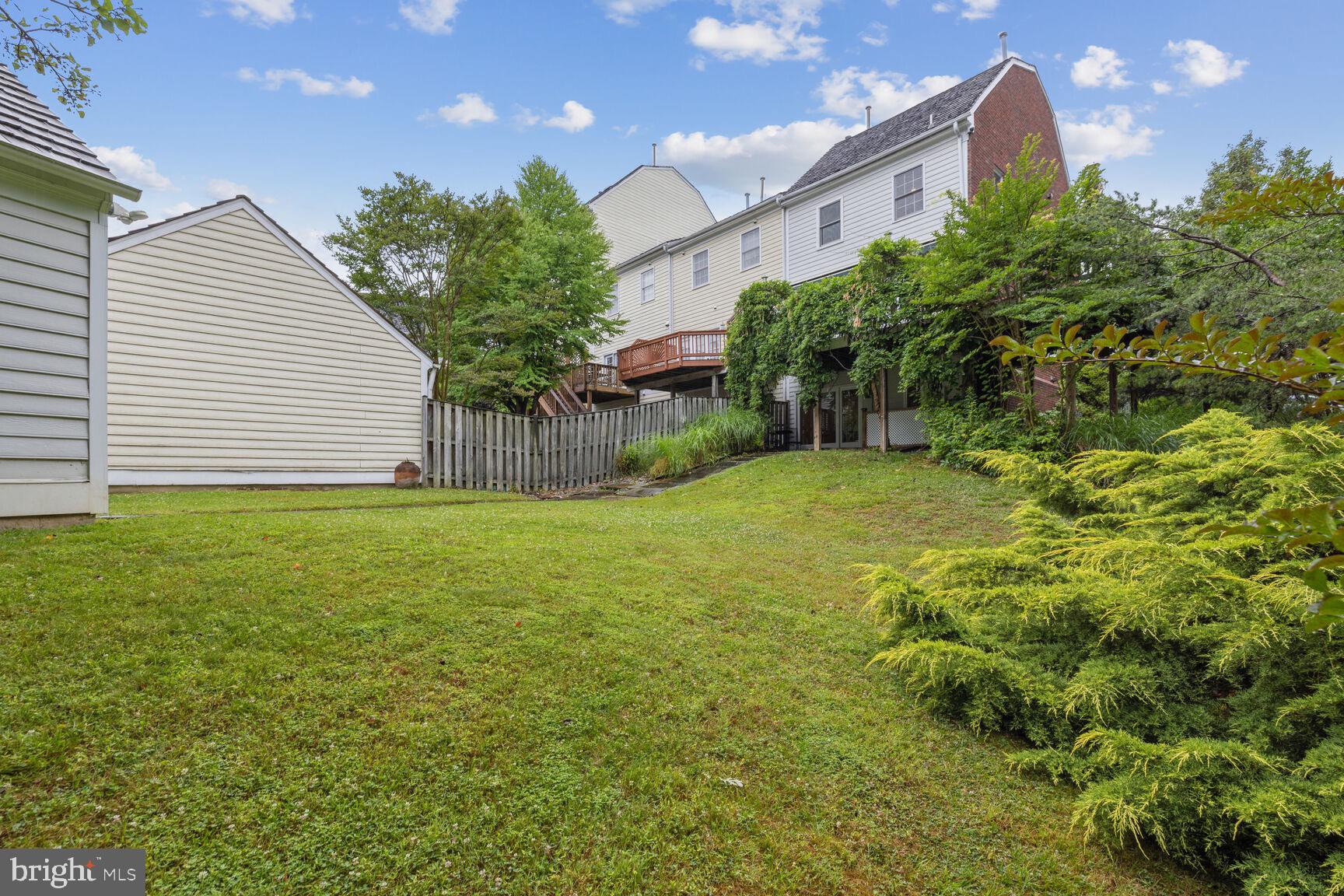 443 Tschiffely Square Road Gaithersburg, MD 20878 - Photo 3 of 43 Gallery Image 3