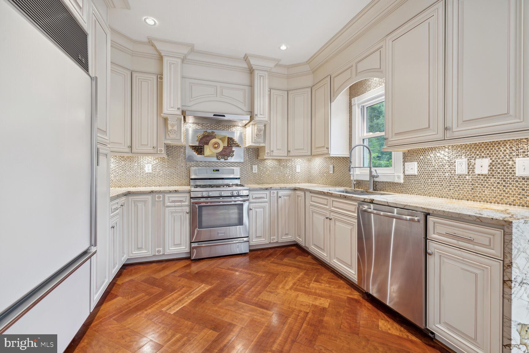 443 Tschiffely Square Road Gaithersburg, MD 20878 - Photo 7 of 43 Gallery Image 7