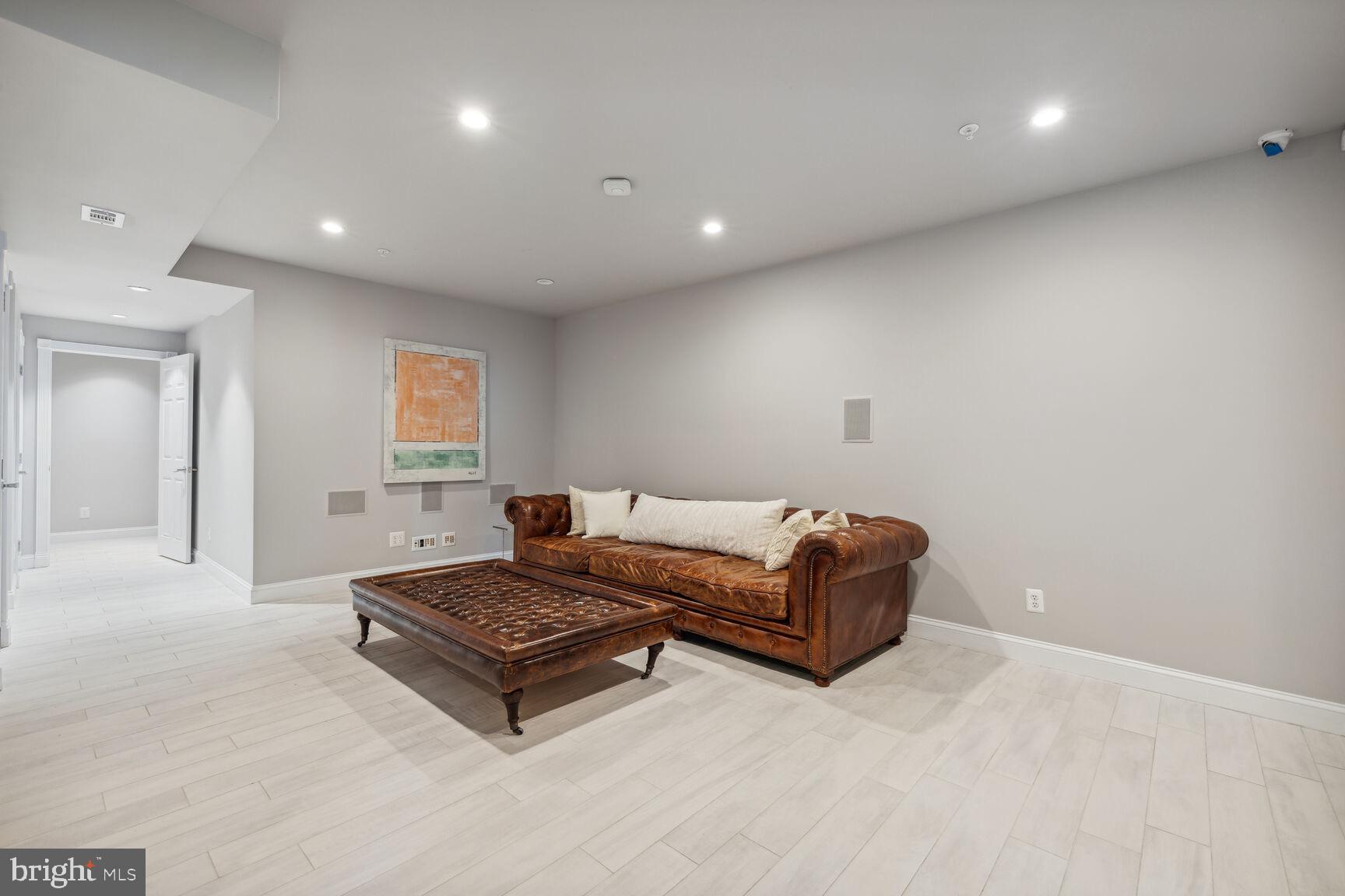 443 Tschiffely Square Road Gaithersburg, MD 20878 - Photo 10 of 43 Gallery Image 10